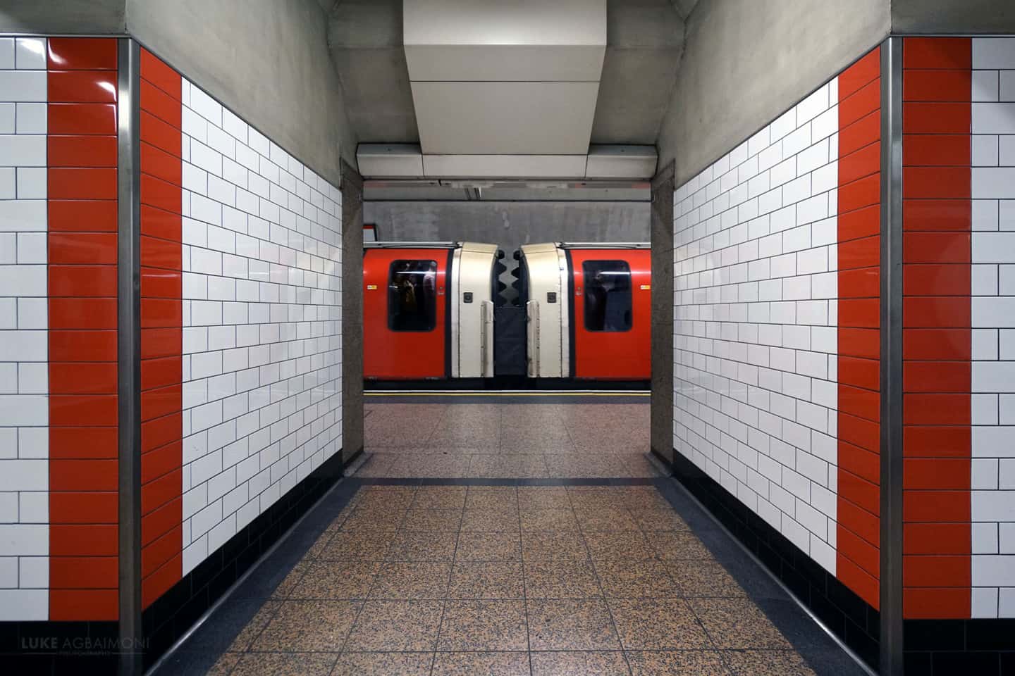 Symmetry on the London Underground Photography - Tube Mapper